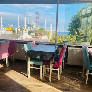 Hotel Redamancy, Istanboel